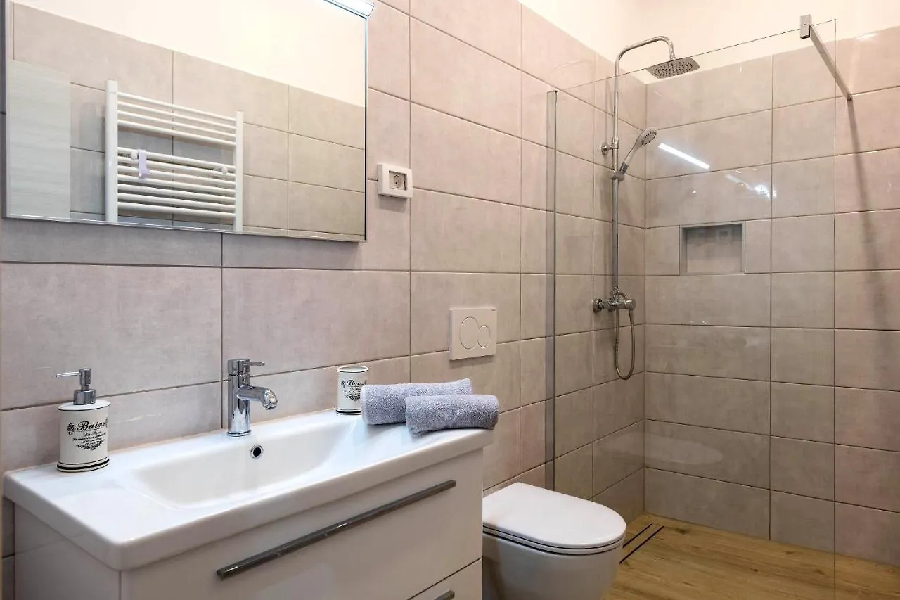 Alpe Mar Apartment Rovinj 0*,